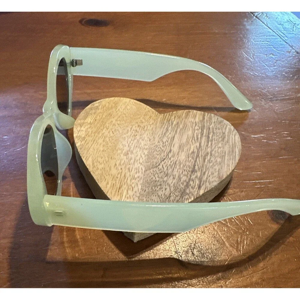Free People Star Studded Cat Eye Sunglasses Mint Green Translucent AS IS